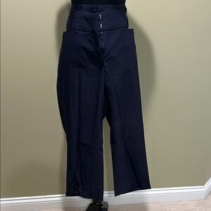 NWOT! Lane Bryant Navy Capris